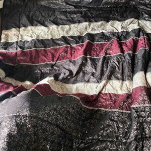 Full/Queen Sized Mainstays Striped Bed Comforter